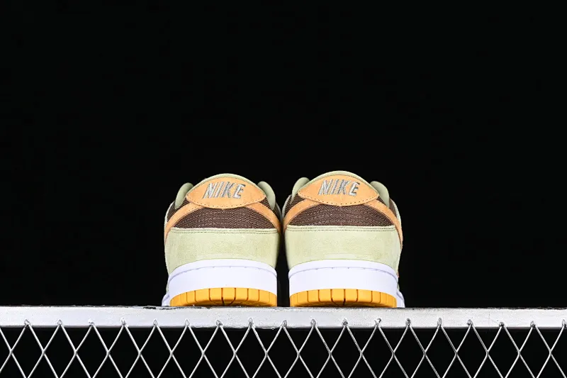 All Categories Nk SB Dunk Series Nk SB Dunk Low Low-top Sneakers Nk SB Dunk Low Prm Green Brown Orange SB Smashed Backboard Fashion Casual Sneakers DH5360-300